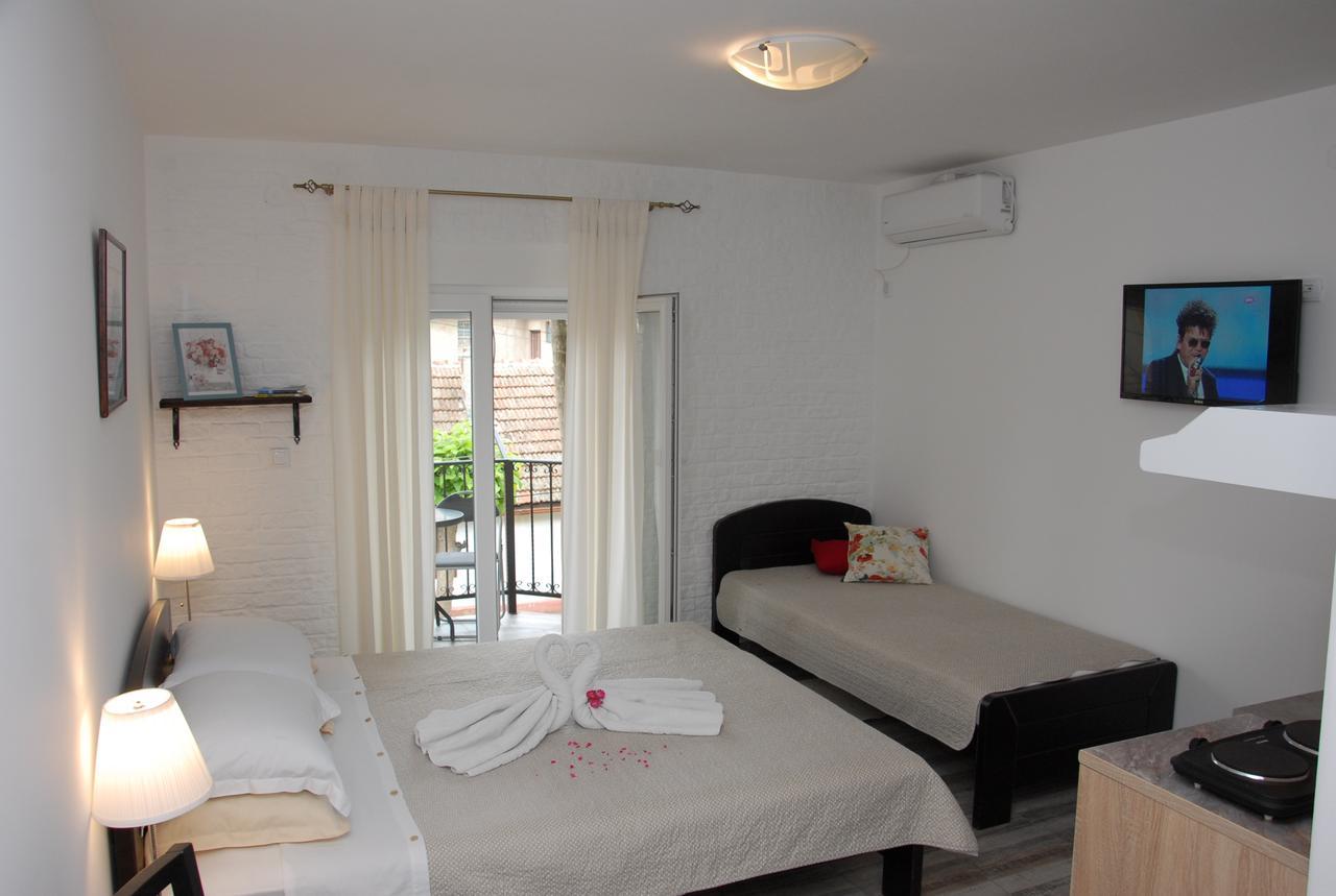 Apartments Idila 벨라 츠르크바 외부 사진
